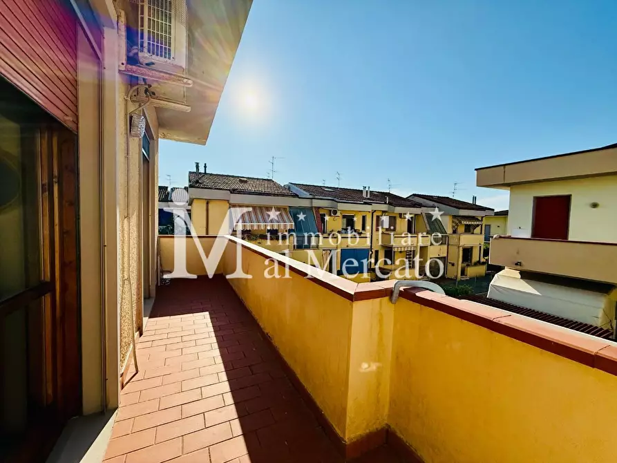 Immagine 18 di Appartamento in vendita  a Viareggio