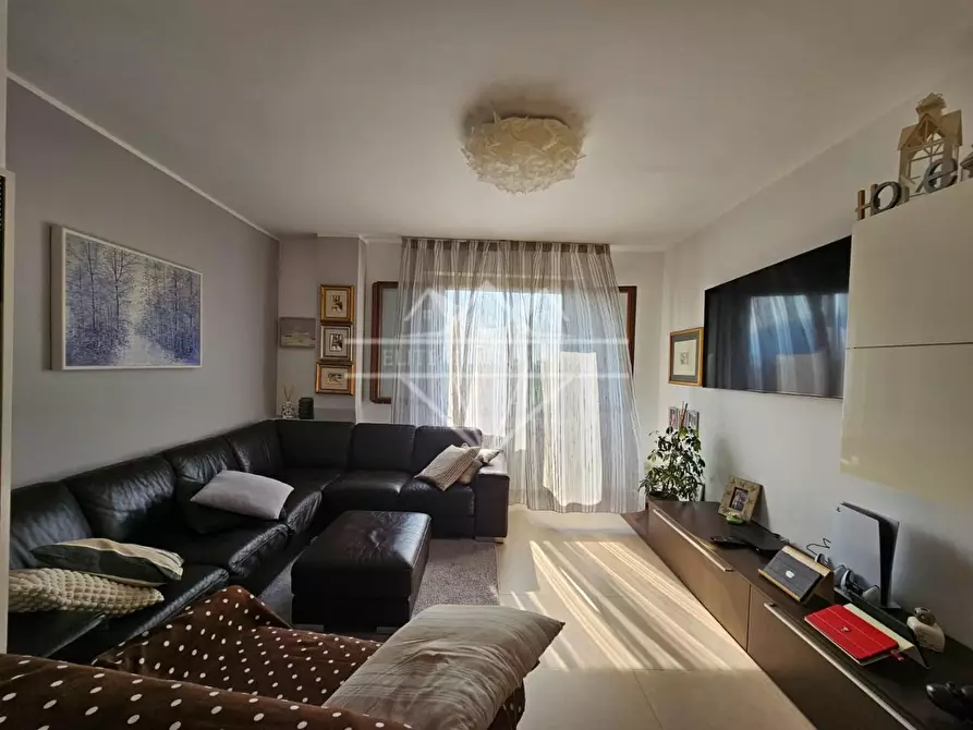 Immagine 5 di Appartamento in vendita  a Carrara