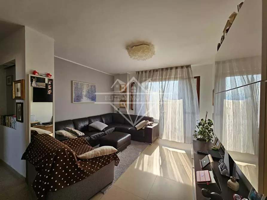 Immagine 3 di Appartamento in vendita  a Carrara