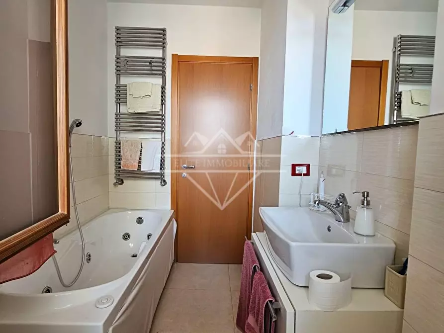 Immagine 15 di Appartamento in vendita  a Carrara