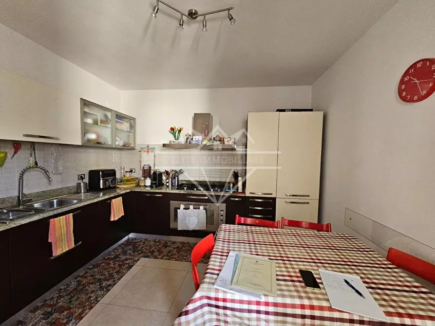 Immagine 10 di Appartamento in vendita  a Carrara