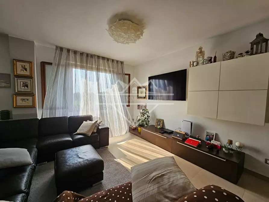 Immagine 7 di Appartamento in vendita  a Carrara