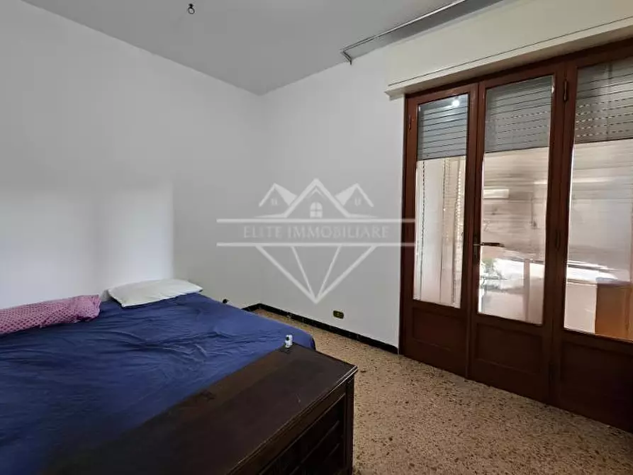 Immagine 4 di Appartamento in vendita  a Massa