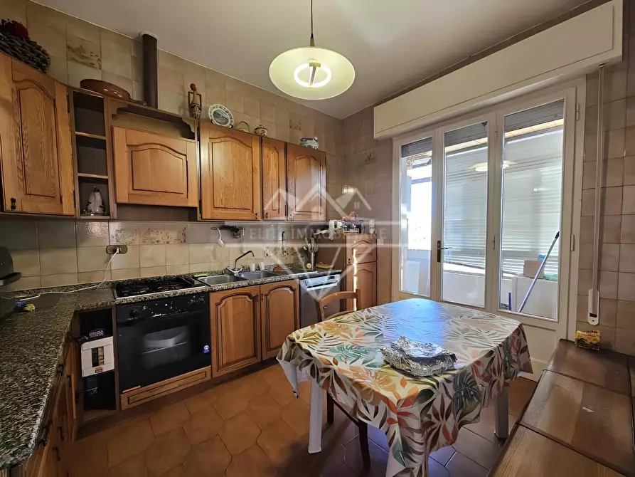 Immagine 3 di Appartamento in vendita  a Massa