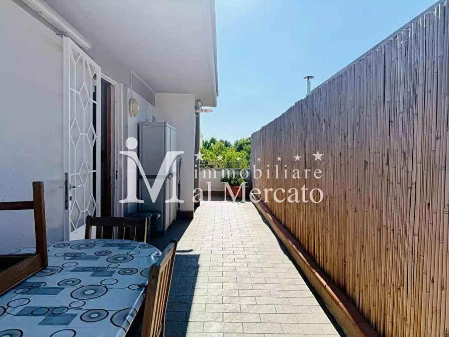 Immagine 9 di Appartamento in vendita  a Viareggio