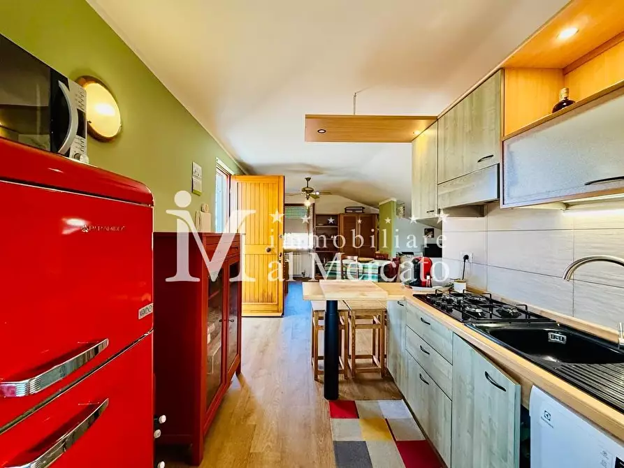 Immagine 1 di Appartamento in vendita  a Viareggio