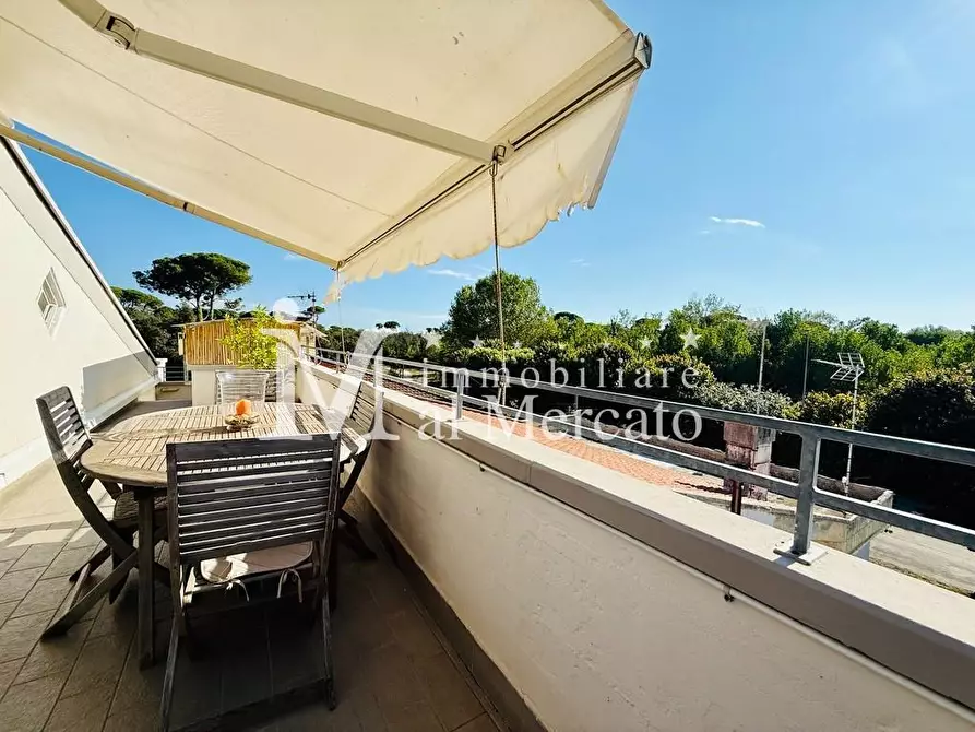 Immagine 6 di Appartamento in vendita  a Viareggio