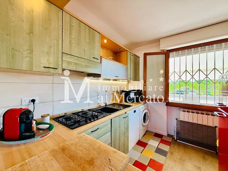 Immagine 41 di Appartamento in vendita  a Viareggio