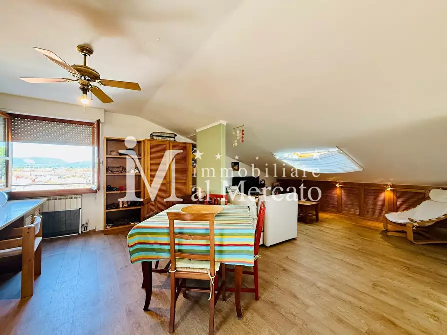 Immagine 45 di Appartamento in vendita  a Viareggio