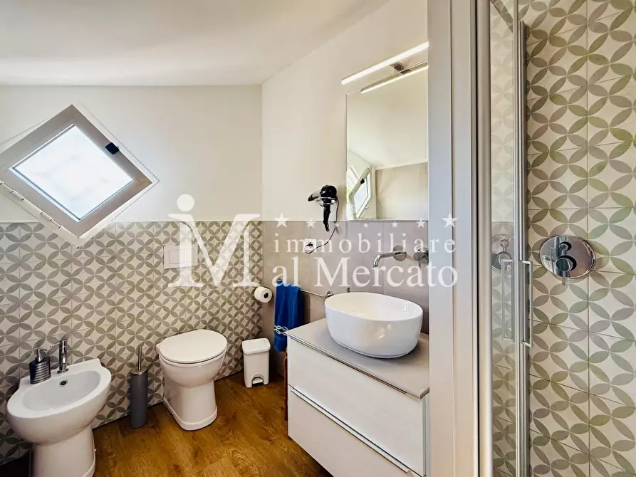 Immagine 29 di Appartamento in vendita  a Viareggio