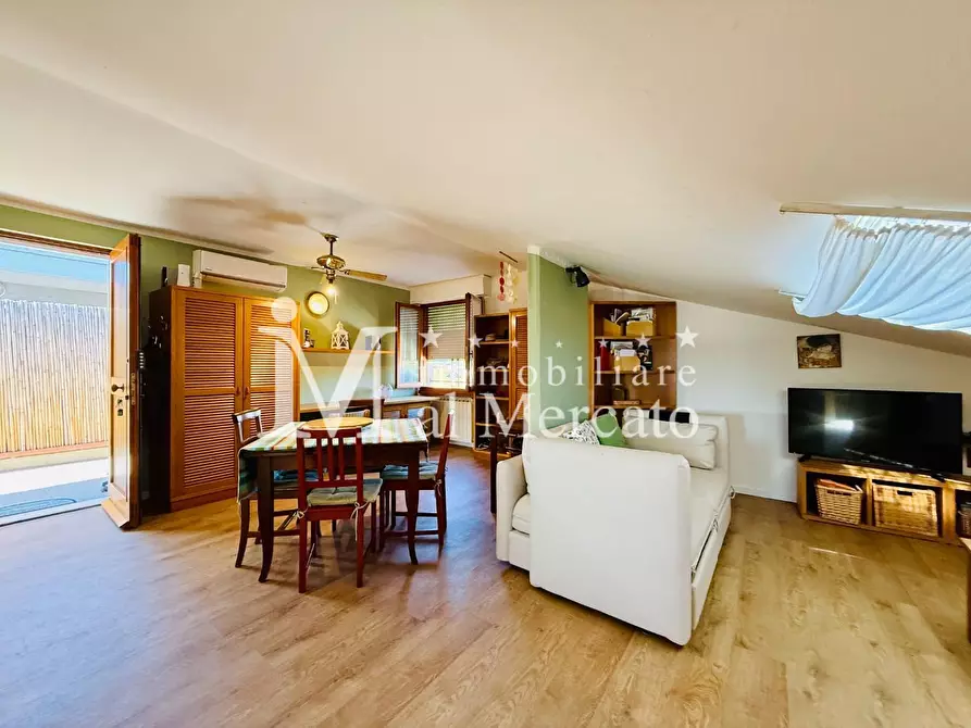 Immagine 20 di Appartamento in vendita  a Viareggio