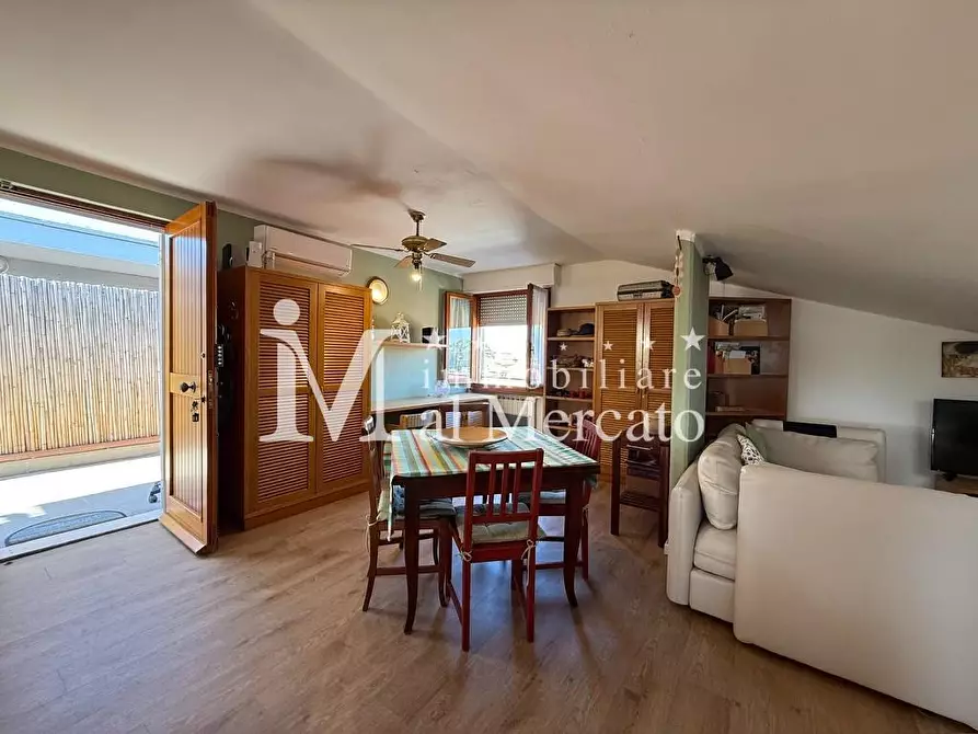 Immagine 31 di Appartamento in vendita  a Viareggio