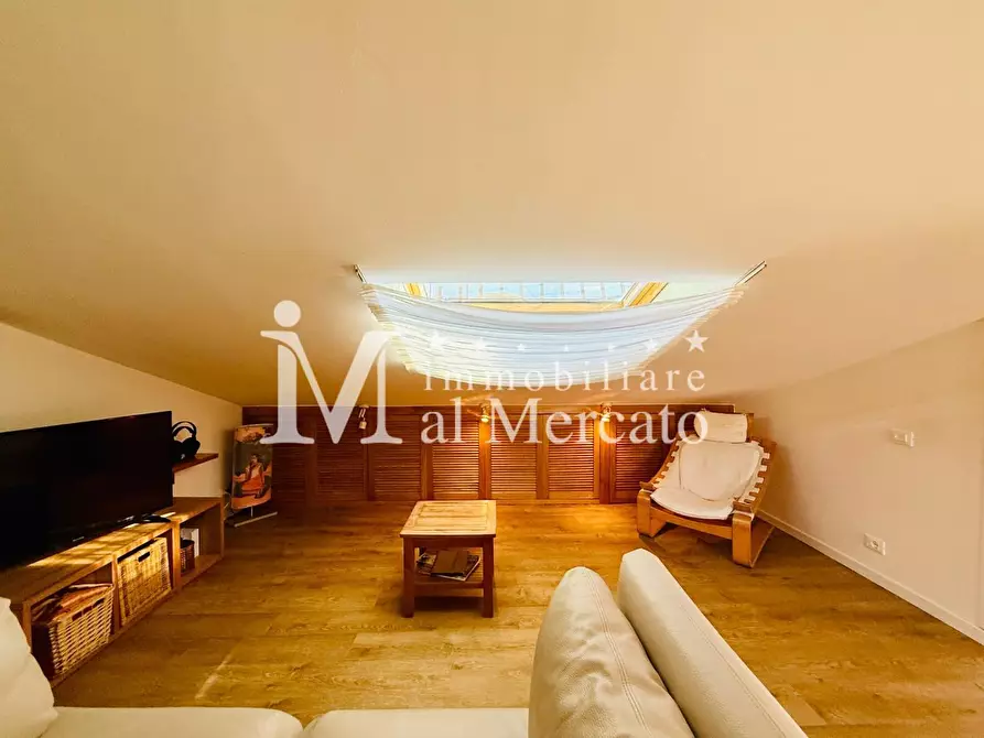 Immagine 24 di Appartamento in vendita  a Viareggio