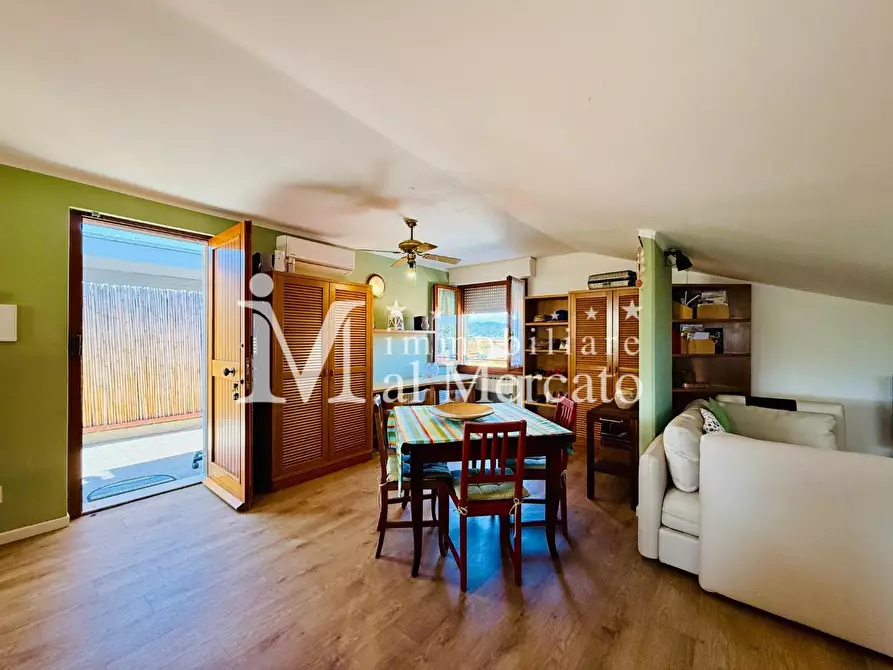 Immagine 34 di Appartamento in vendita  a Viareggio