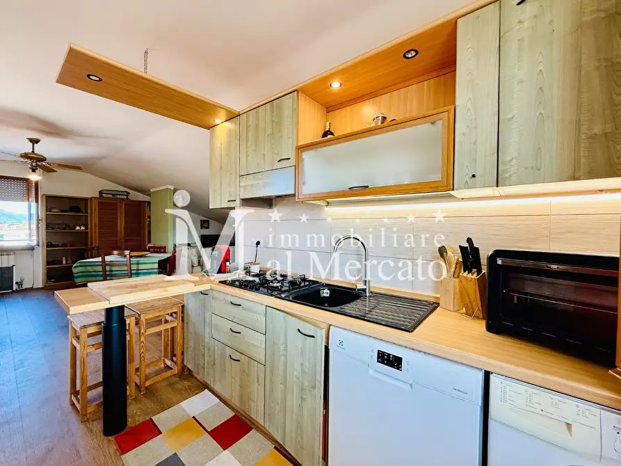 Immagine 42 di Appartamento in vendita  a Viareggio