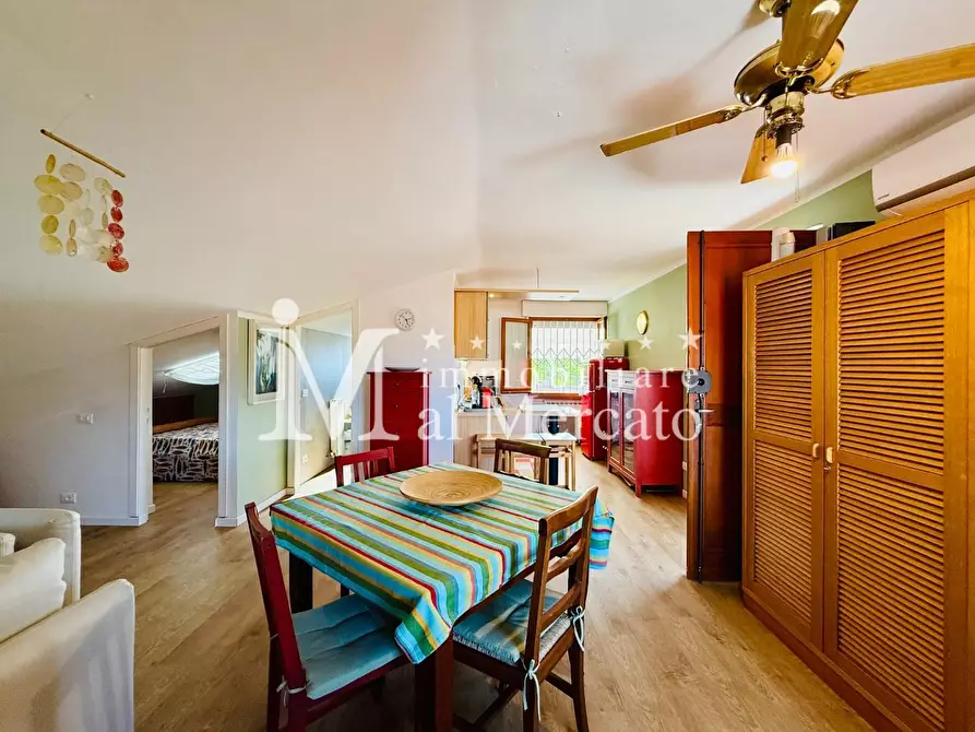 Immagine 37 di Appartamento in vendita  a Viareggio