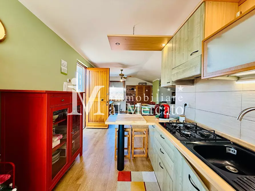 Immagine 43 di Appartamento in vendita  a Viareggio