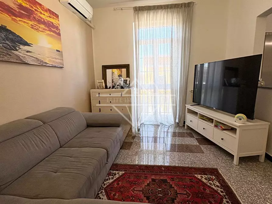 Immagine 2 di Porzione di casa in vendita  a Carrara