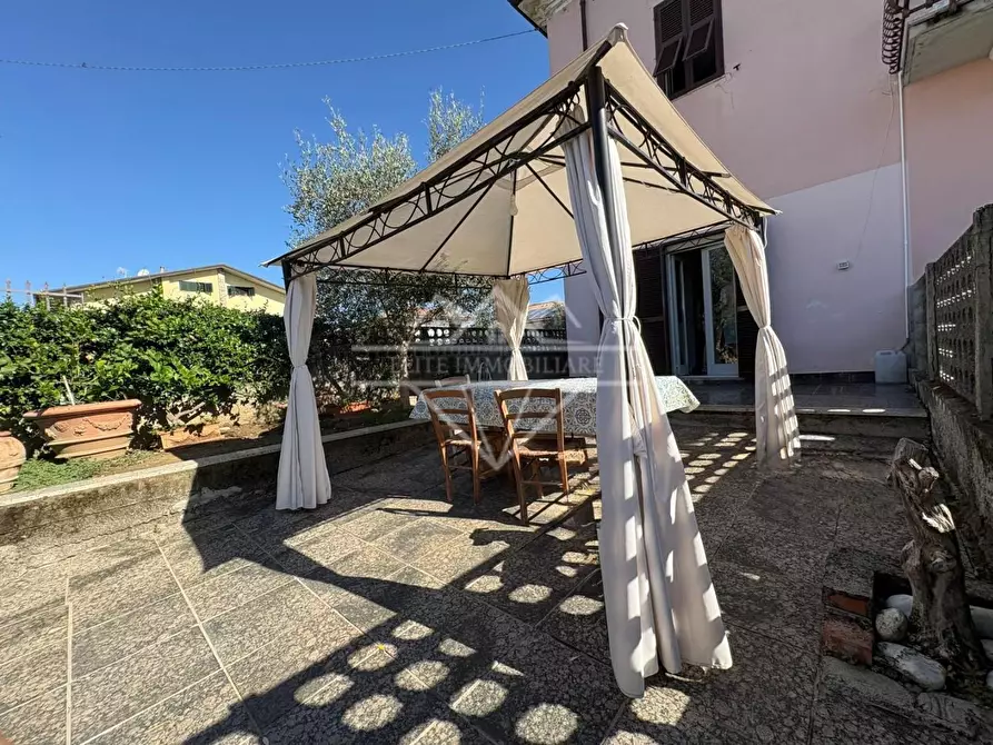 Immagine 18 di Porzione di casa in vendita  a Carrara