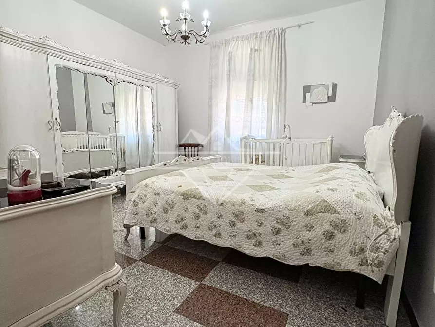 Immagine 8 di Porzione di casa in vendita  a Carrara