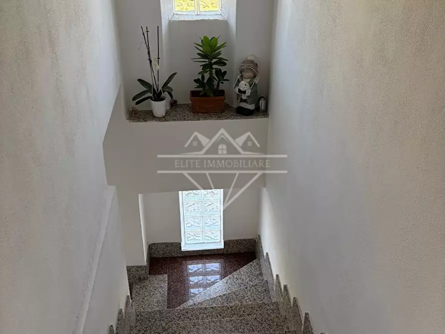 Immagine 13 di Porzione di casa in vendita  a Carrara