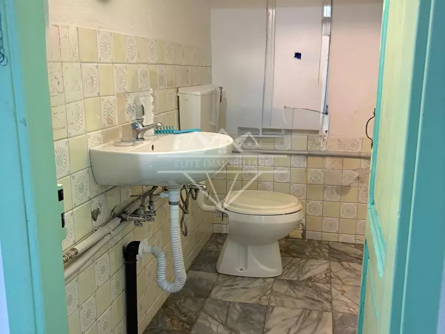 Immagine 17 di Porzione di casa in vendita  a Carrara
