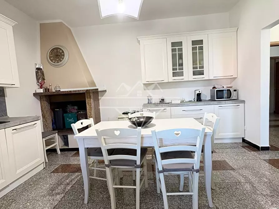 Immagine 6 di Porzione di casa in vendita  a Carrara