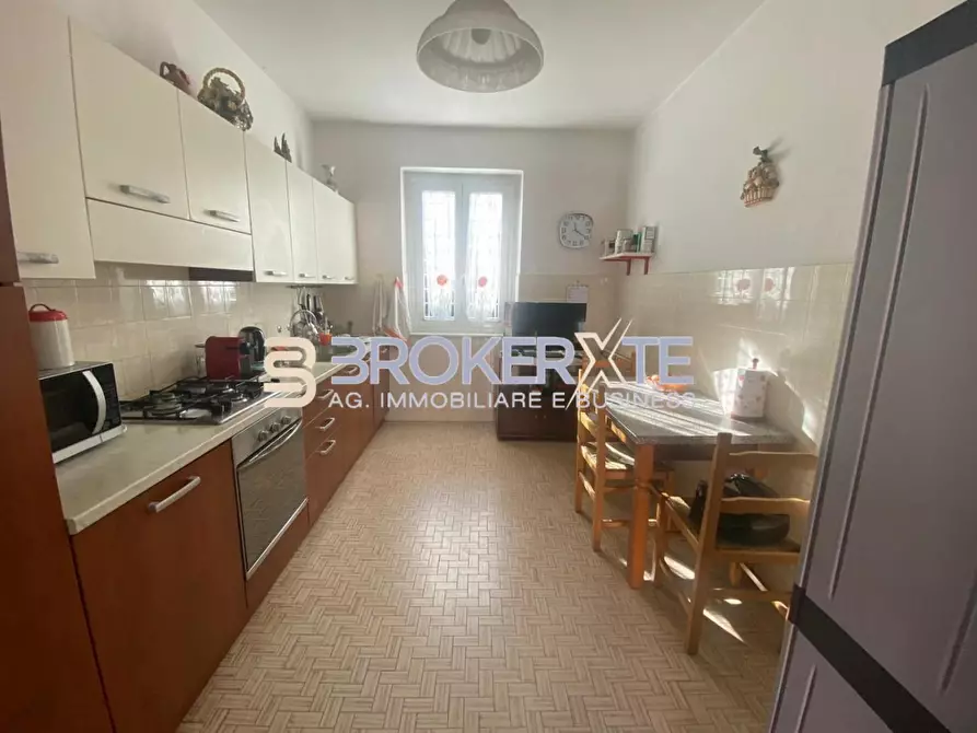 Immagine 2 di Casa indipendente in vendita  a Castelnuovo Magra