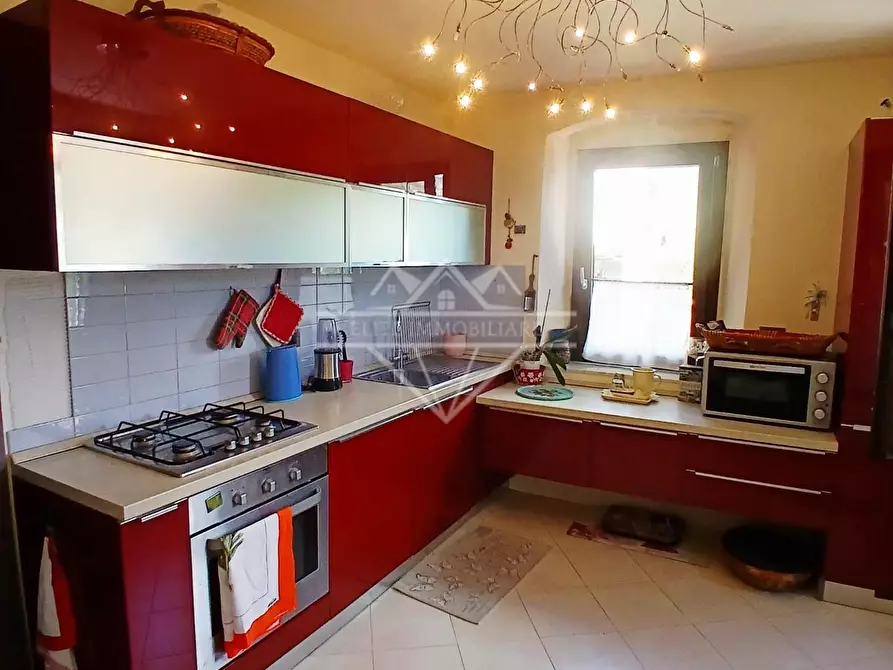 Immagine 21 di Casa semindipendente in vendita  a Carrara