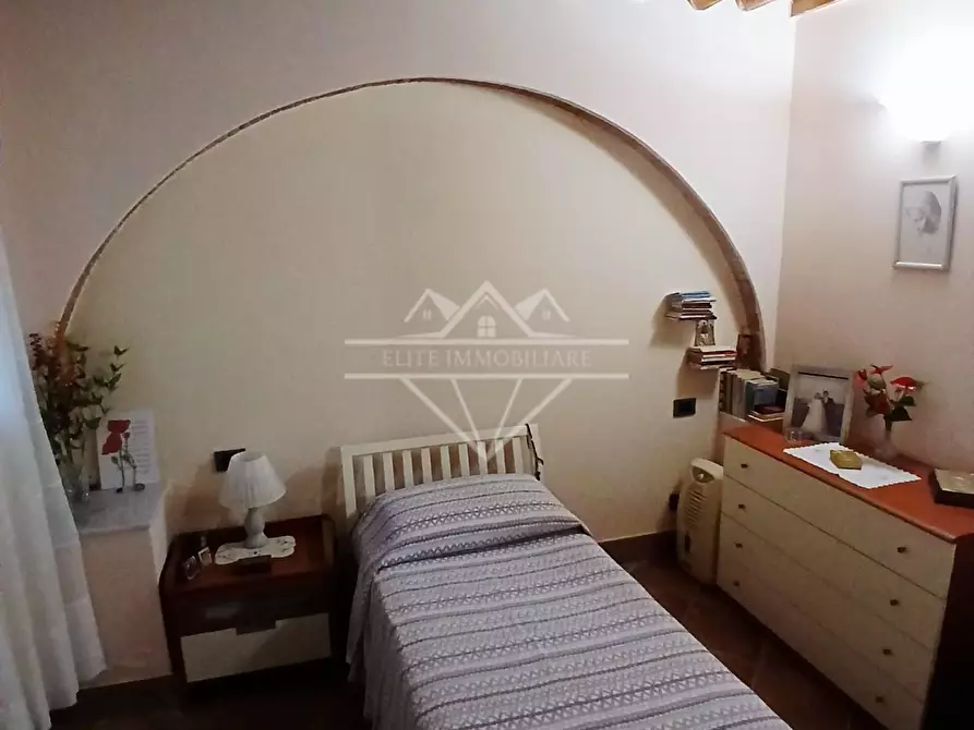 Immagine 6 di Casa semindipendente in vendita  a Carrara