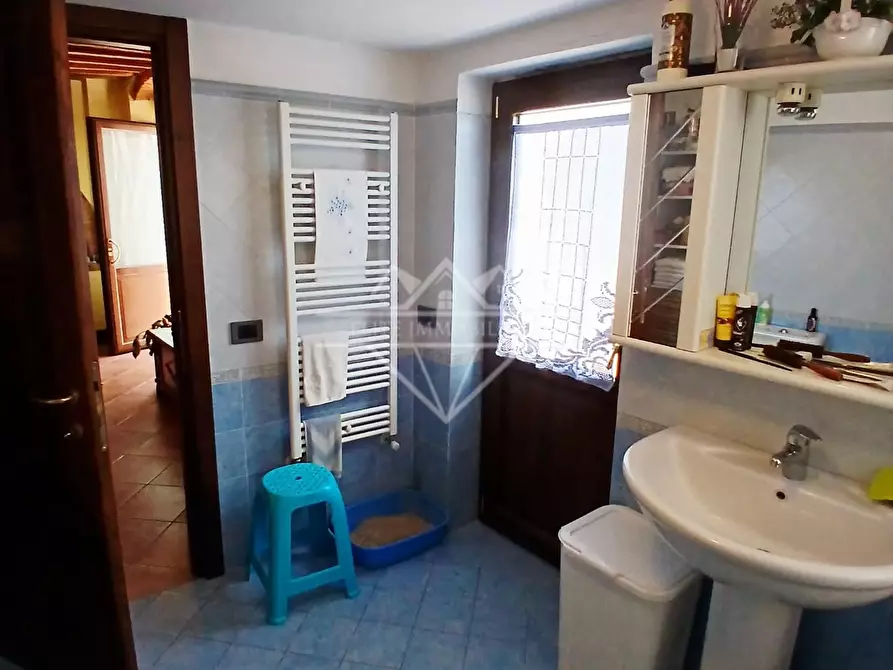 Immagine 9 di Casa semindipendente in vendita  a Carrara