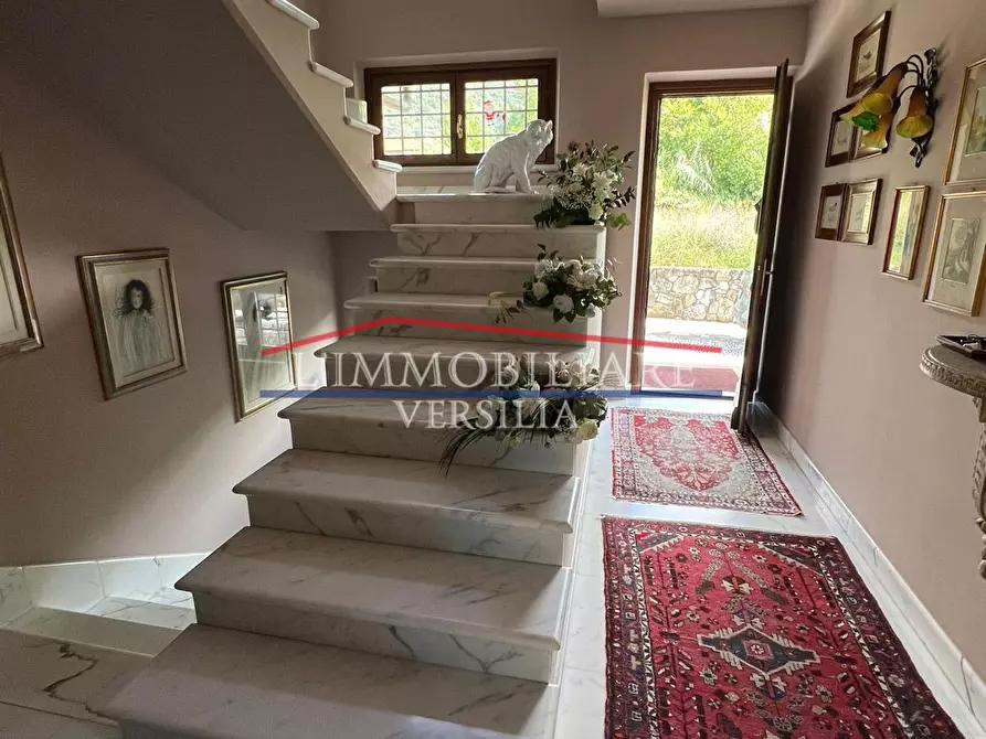 Immagine 20 di Villa in vendita  a Carrara