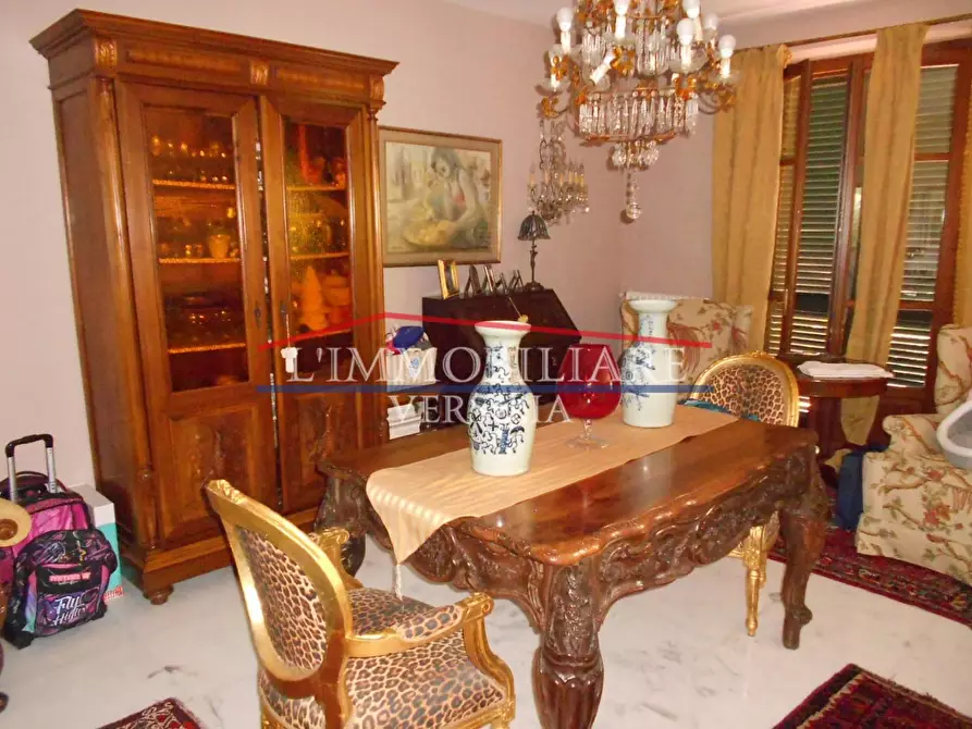 Immagine 56 di Villa in vendita  a Carrara