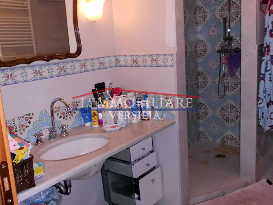 Immagine 87 di Villa in vendita  a Carrara