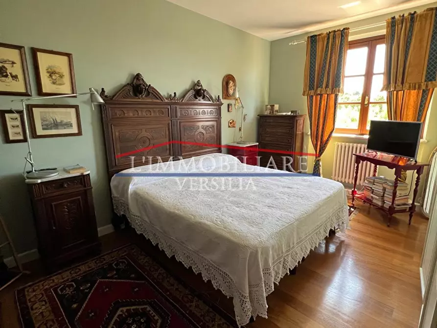 Immagine 46 di Villa in vendita  a Carrara