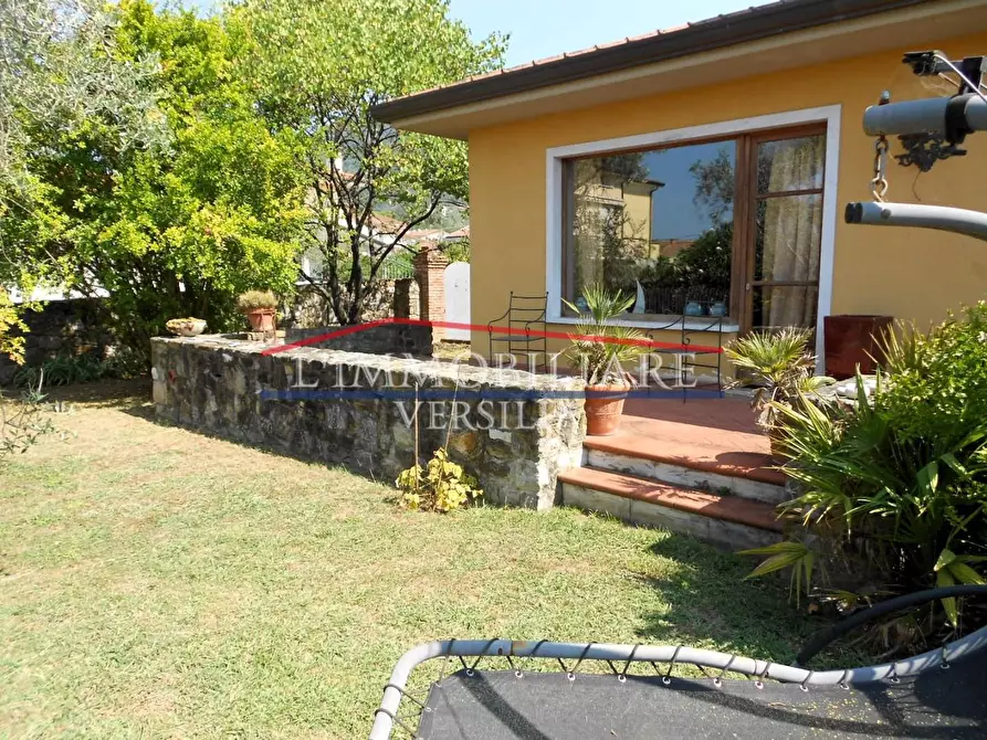 Immagine 4 di Villa in vendita  a Carrara