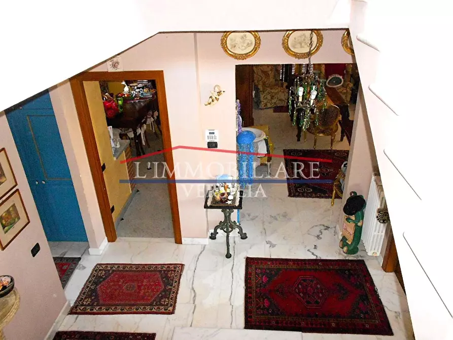 Immagine 38 di Villa in vendita  a Carrara