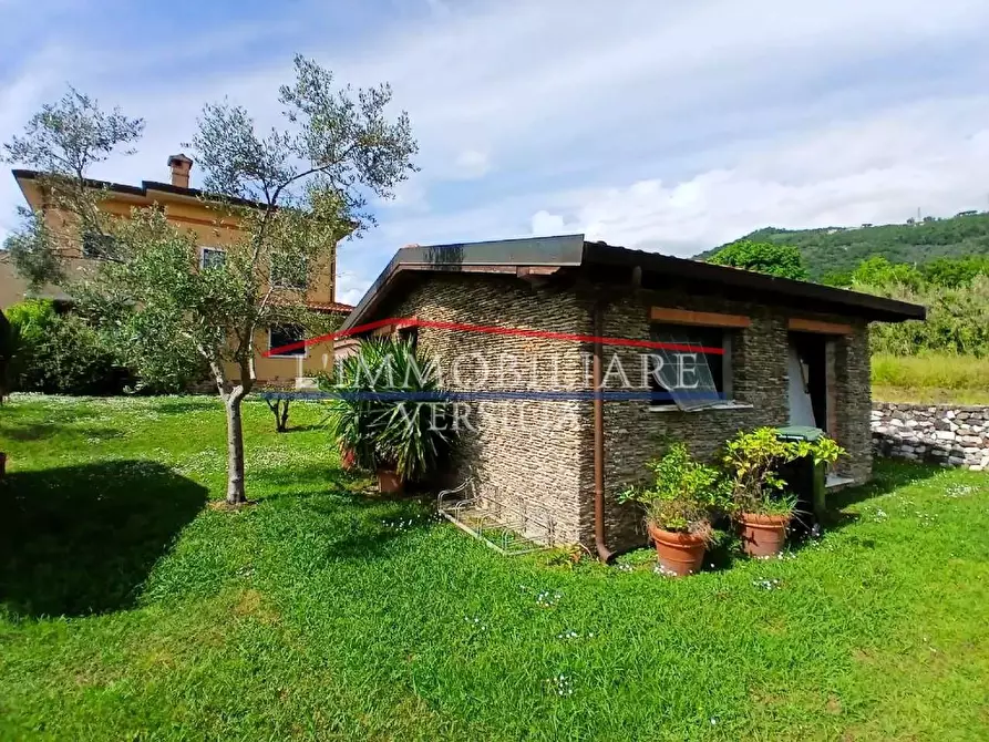 Immagine 13 di Villa in vendita  a Carrara