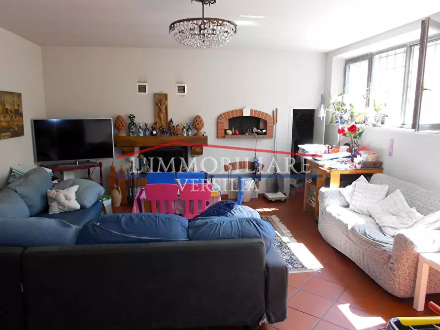 Immagine 73 di Villa in vendita  a Carrara