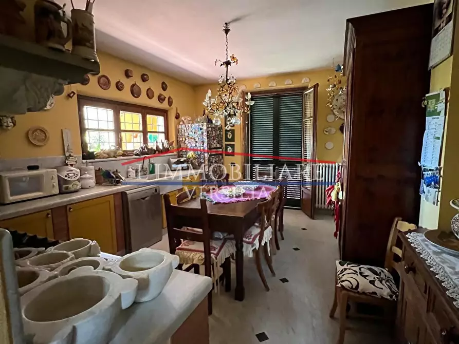 Immagine 30 di Villa in vendita  a Carrara