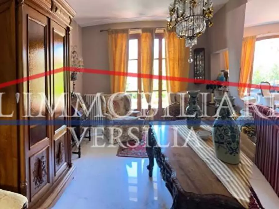 Immagine 27 di Villa in vendita  a Carrara