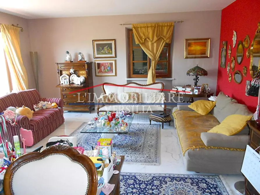 Immagine 26 di Villa in vendita  a Carrara