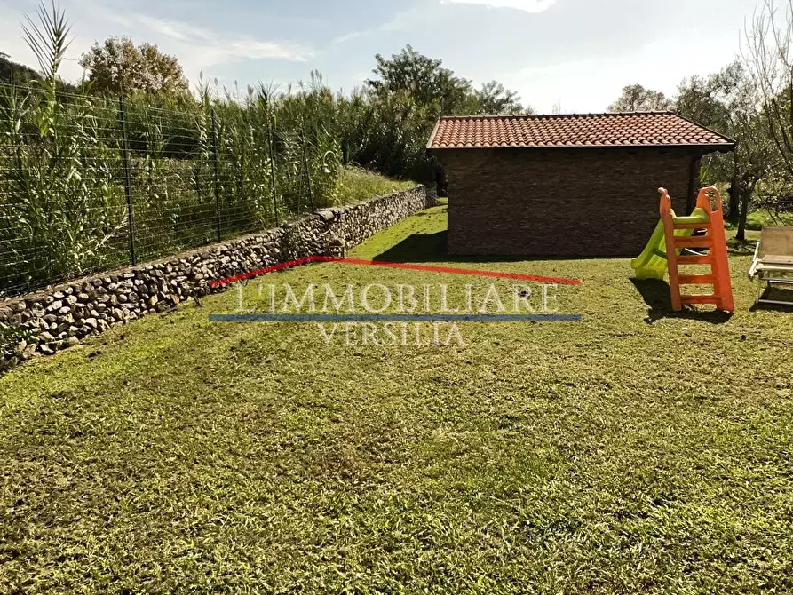 Immagine 55 di Villa in vendita  a Carrara