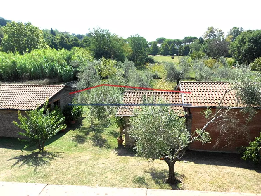 Immagine 58 di Villa in vendita  a Carrara