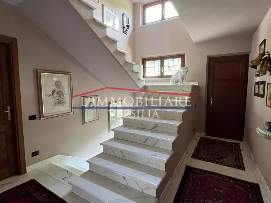 Immagine 54 di Villa in vendita  a Carrara