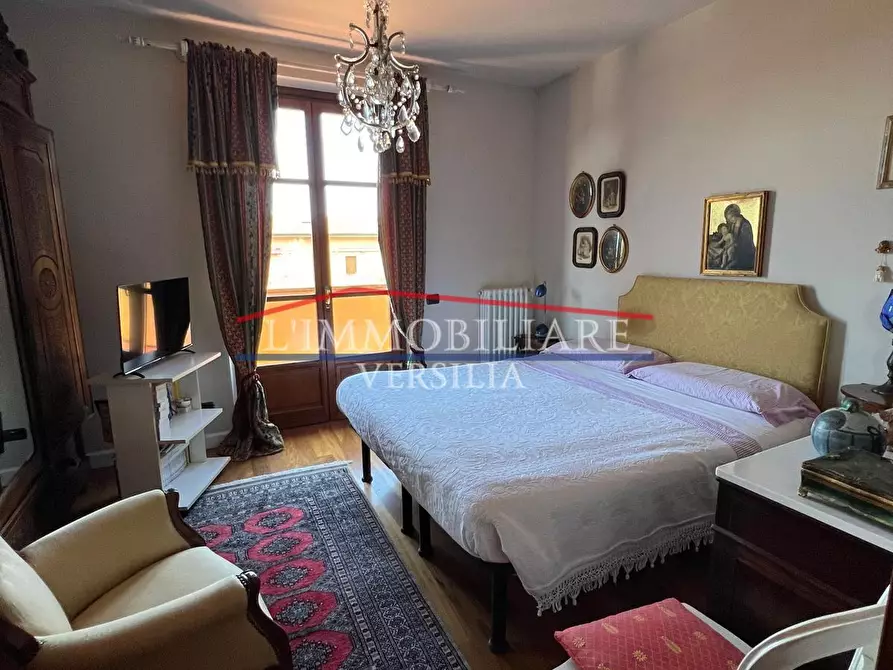 Immagine 48 di Villa in vendita  a Carrara