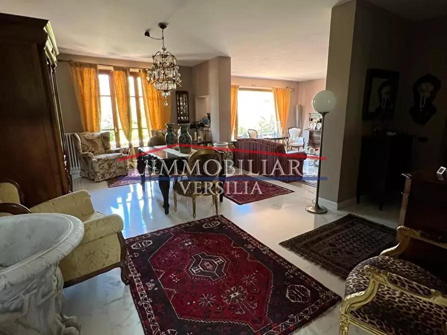 Immagine 24 di Villa in vendita  a Carrara