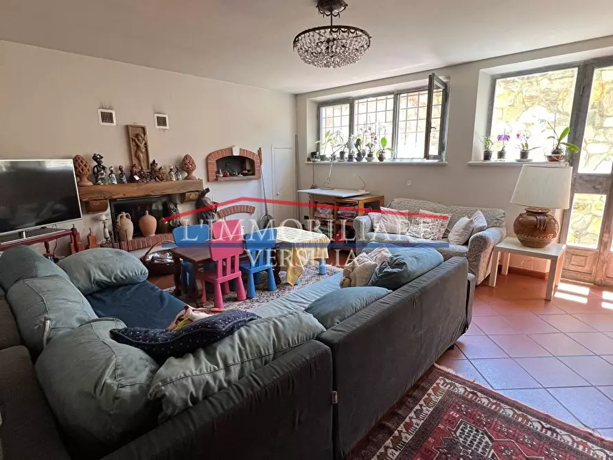 Immagine 74 di Villa in vendita  a Carrara