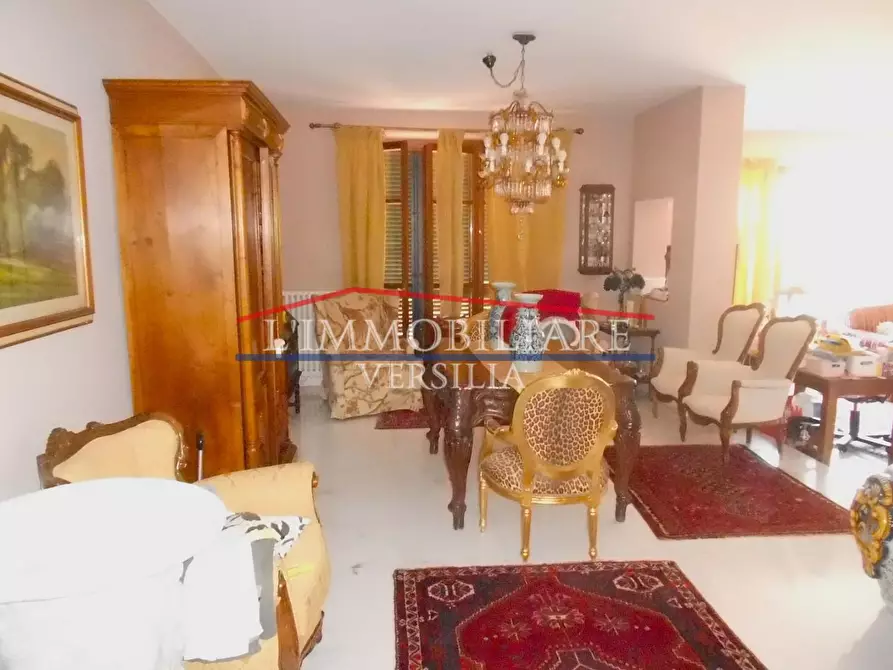 Immagine 64 di Villa in vendita  a Carrara