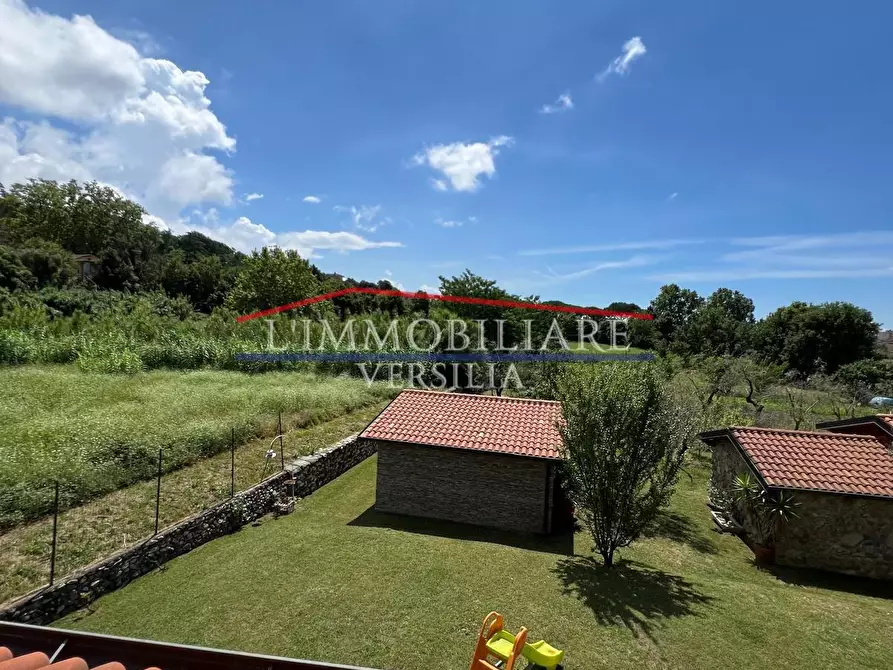 Immagine 51 di Villa in vendita  a Carrara